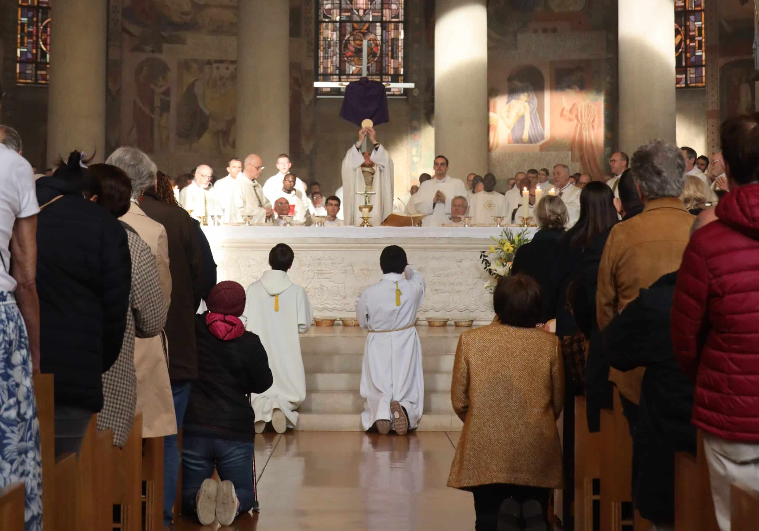 photo messe 3 célébration eucharistie